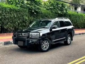 Toyota Land Cruiser 4.5 V8 VXR 2018 Black