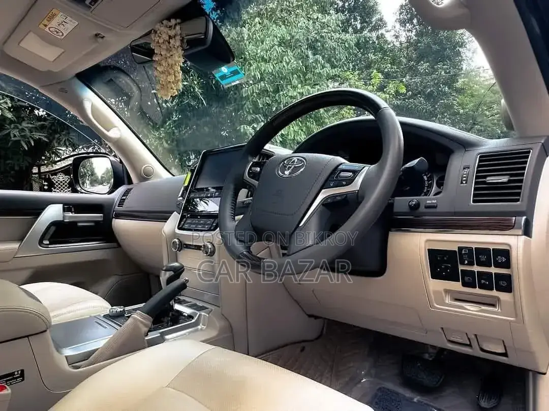 Toyota Land Cruiser 4.5 V8 VXR 2018 Black