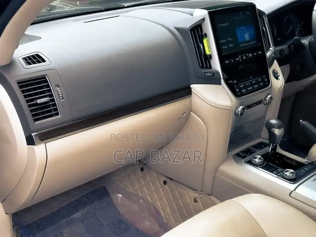Toyota Land Cruiser 4.5 V8 VXR 2018 Black