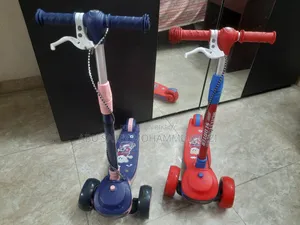 ২টি বাচ্চাদের ৩ চাকার স্কুটার