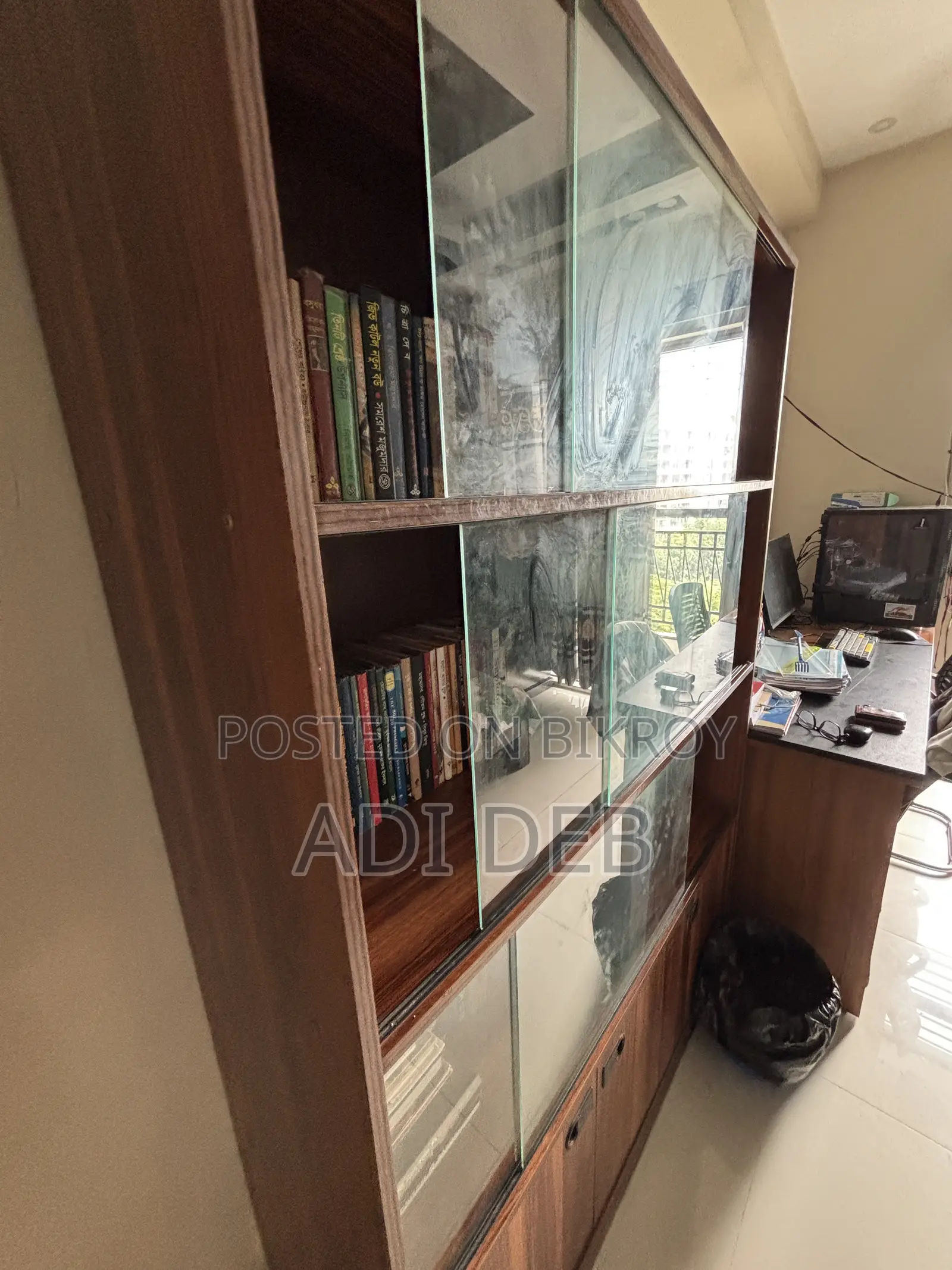 Like-New Bookshelf