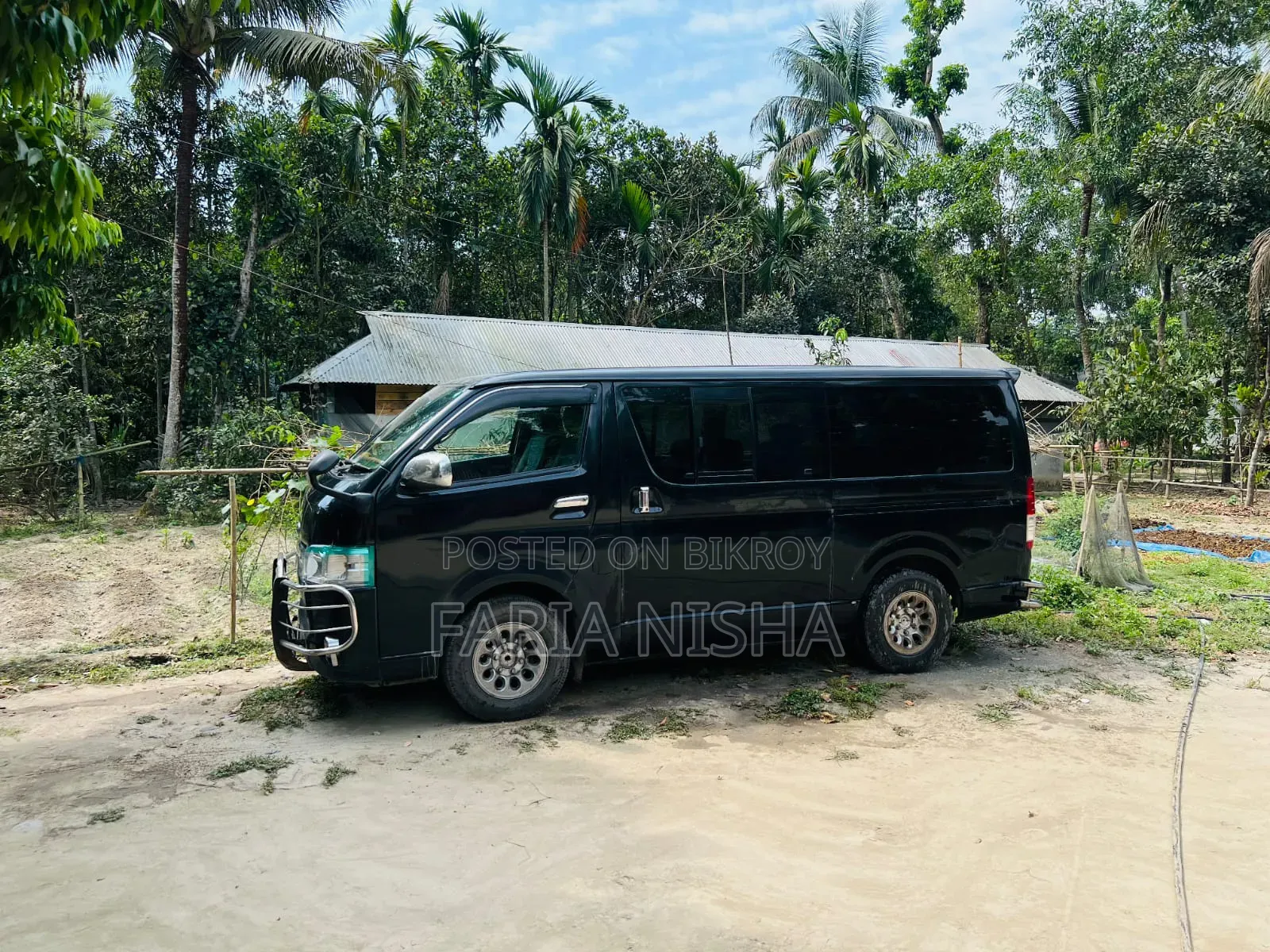 Toyota HiAce 2005 Black