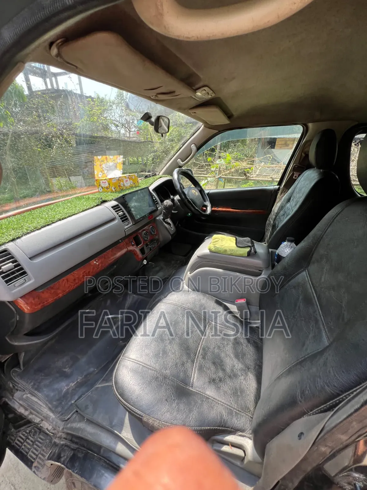 Toyota HiAce 2005 Black