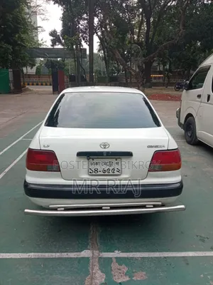 Toyota Corolla 1998 White