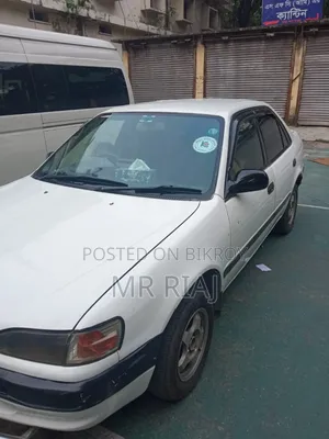 Toyota Corolla 1998 White
