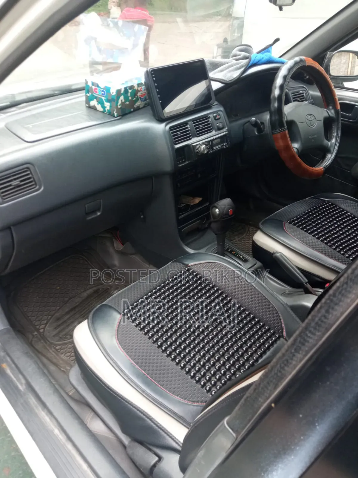 Toyota Corolla 1998 White