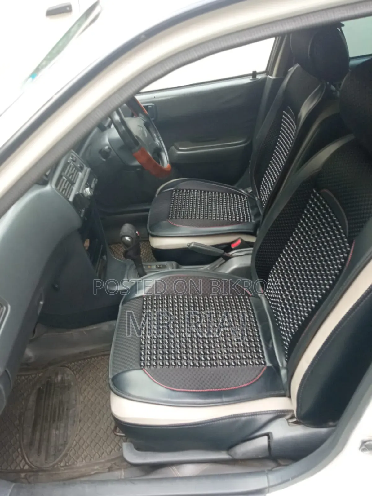 Toyota Corolla 1998 White