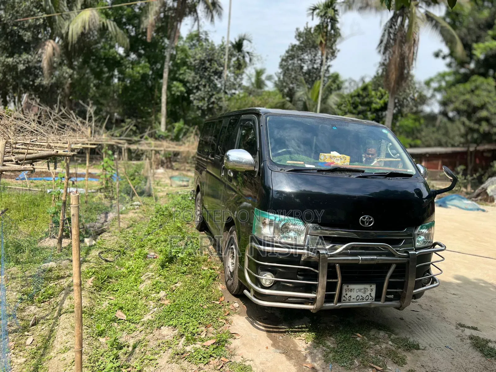 Toyota HiAce 2005 Black