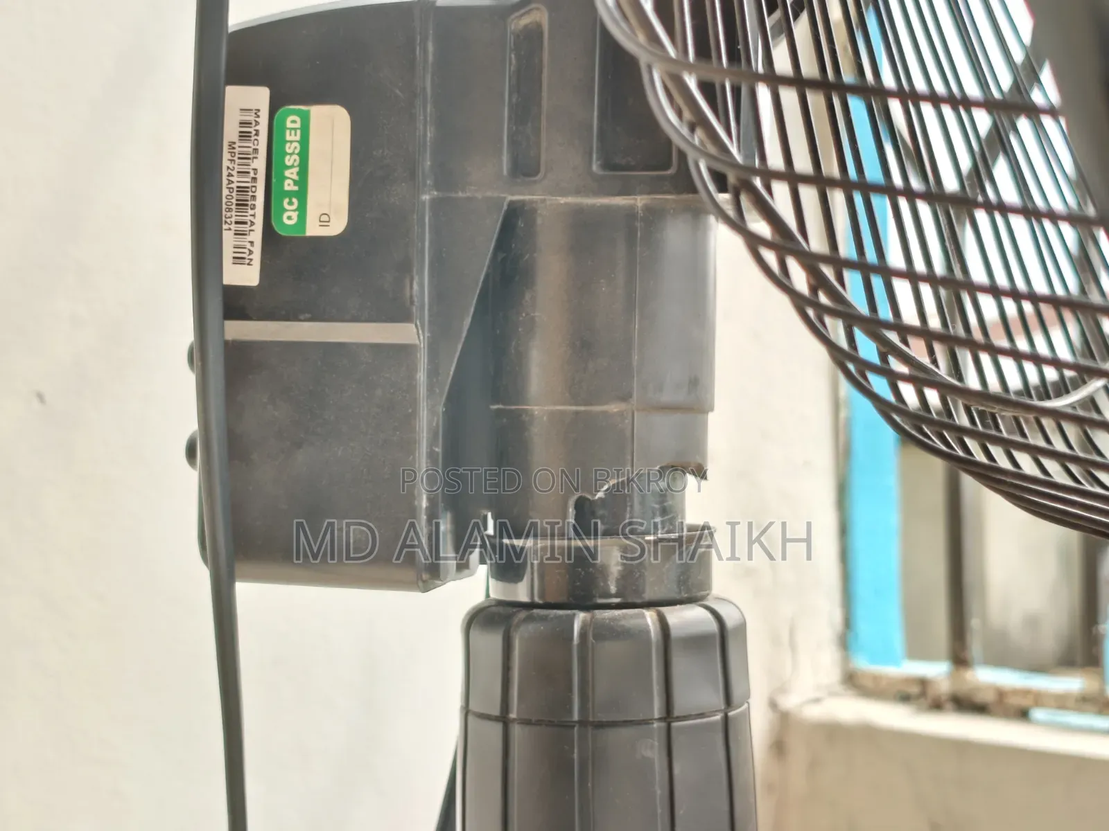 ফ্যানটি নতুনের মতনই আছে অল্প কিছুদিন ব্যবহার করা হয়েছে