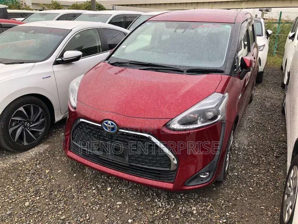 Toyota Sienta 1.5 Hybrid FWD (6-Seater) 2019 Red