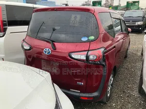 Toyota Sienta 1.5 Hybrid FWD (6-Seater) 2019 Red