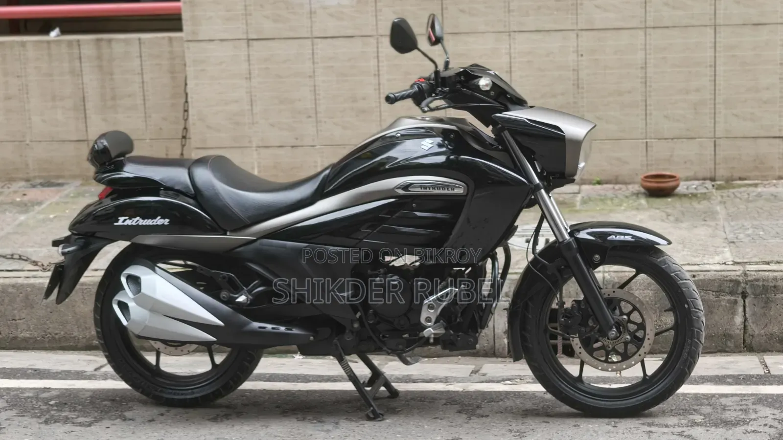 Suzuki Intruder 2021 Black