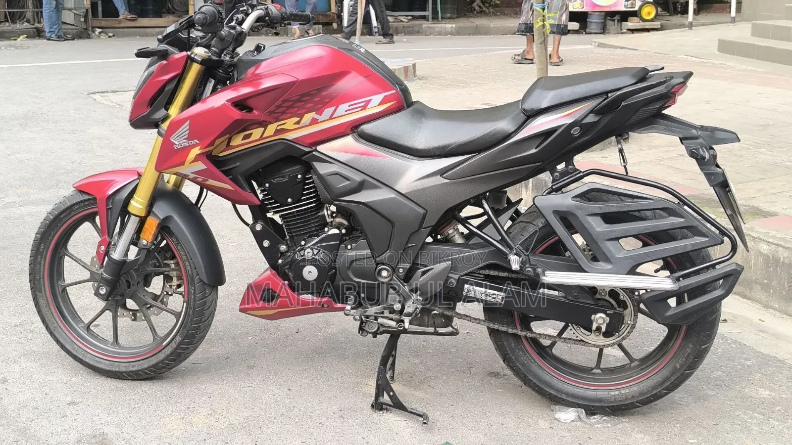 Honda Hornet 2024 Red