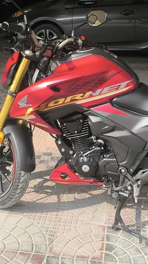 Honda Hornet 2024 Red