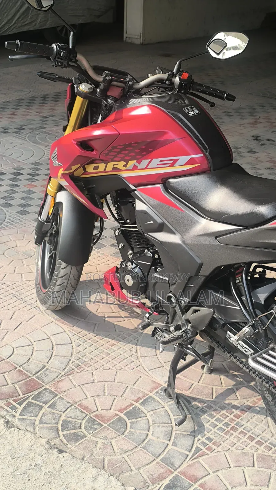 Honda Hornet 2024 Red