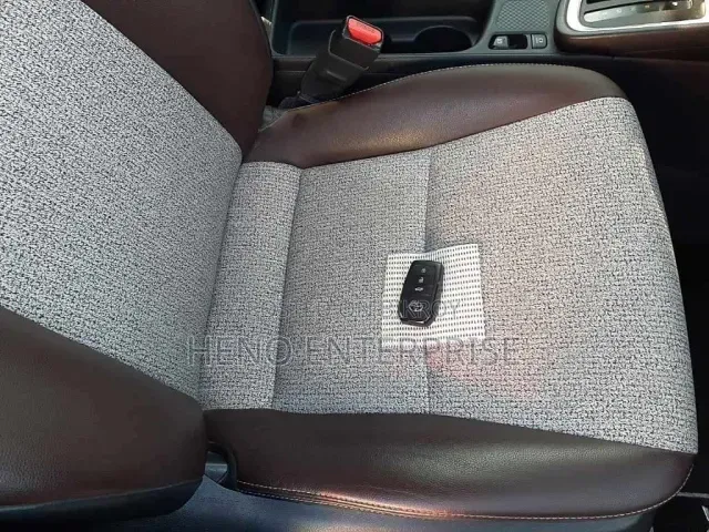 Toyota Yaris 2021 Gray