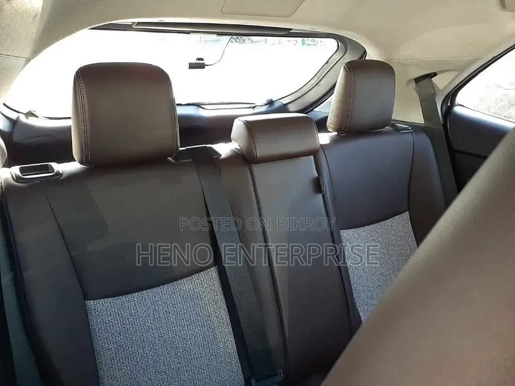 Toyota Yaris 2021 Gray