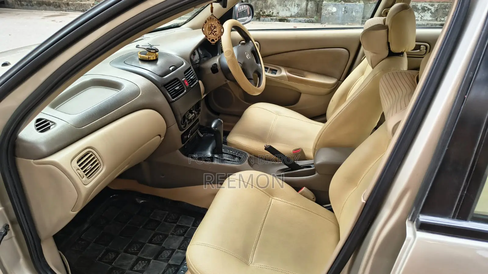 Nissan Sunny 2008 Beige