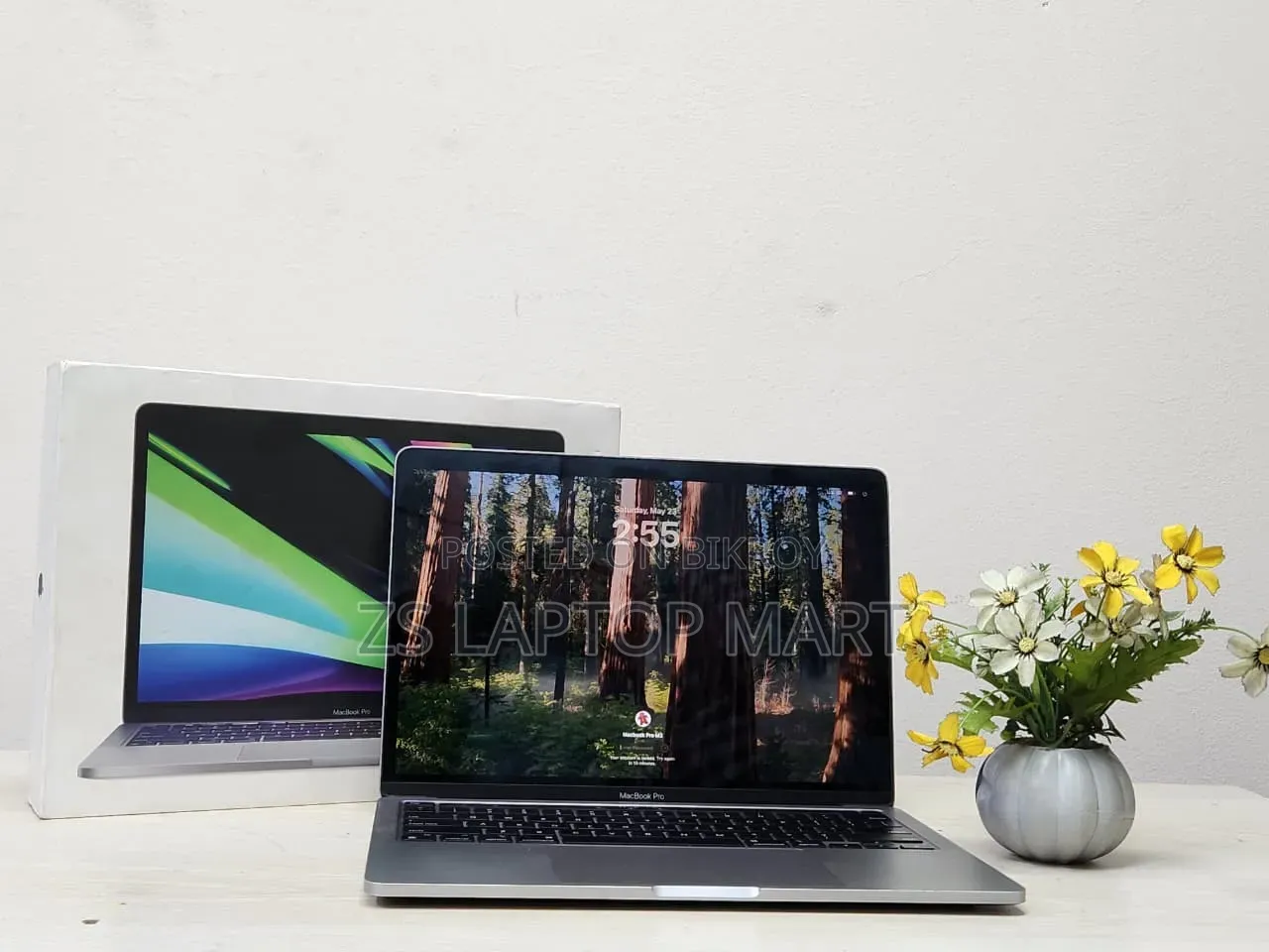 Laptop Apple MacBook Pro 2022 M2 8GB Apple M2 SSD 256GB