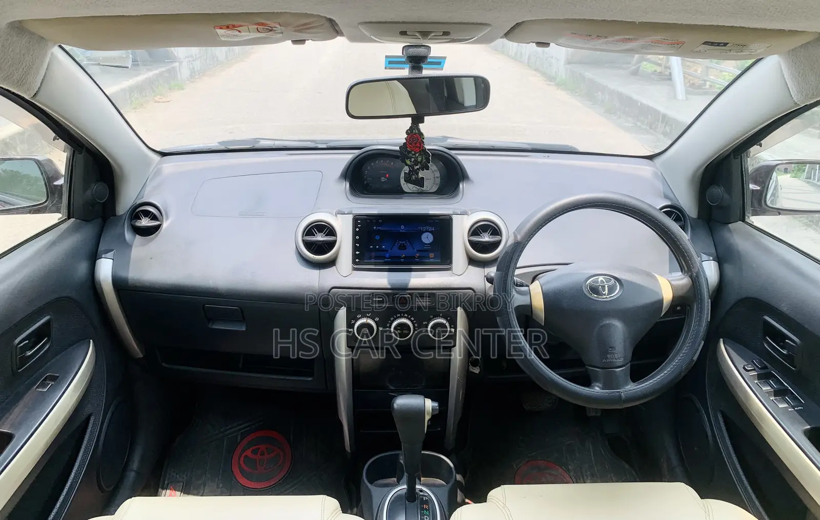 Toyota IST 2004 Maroon