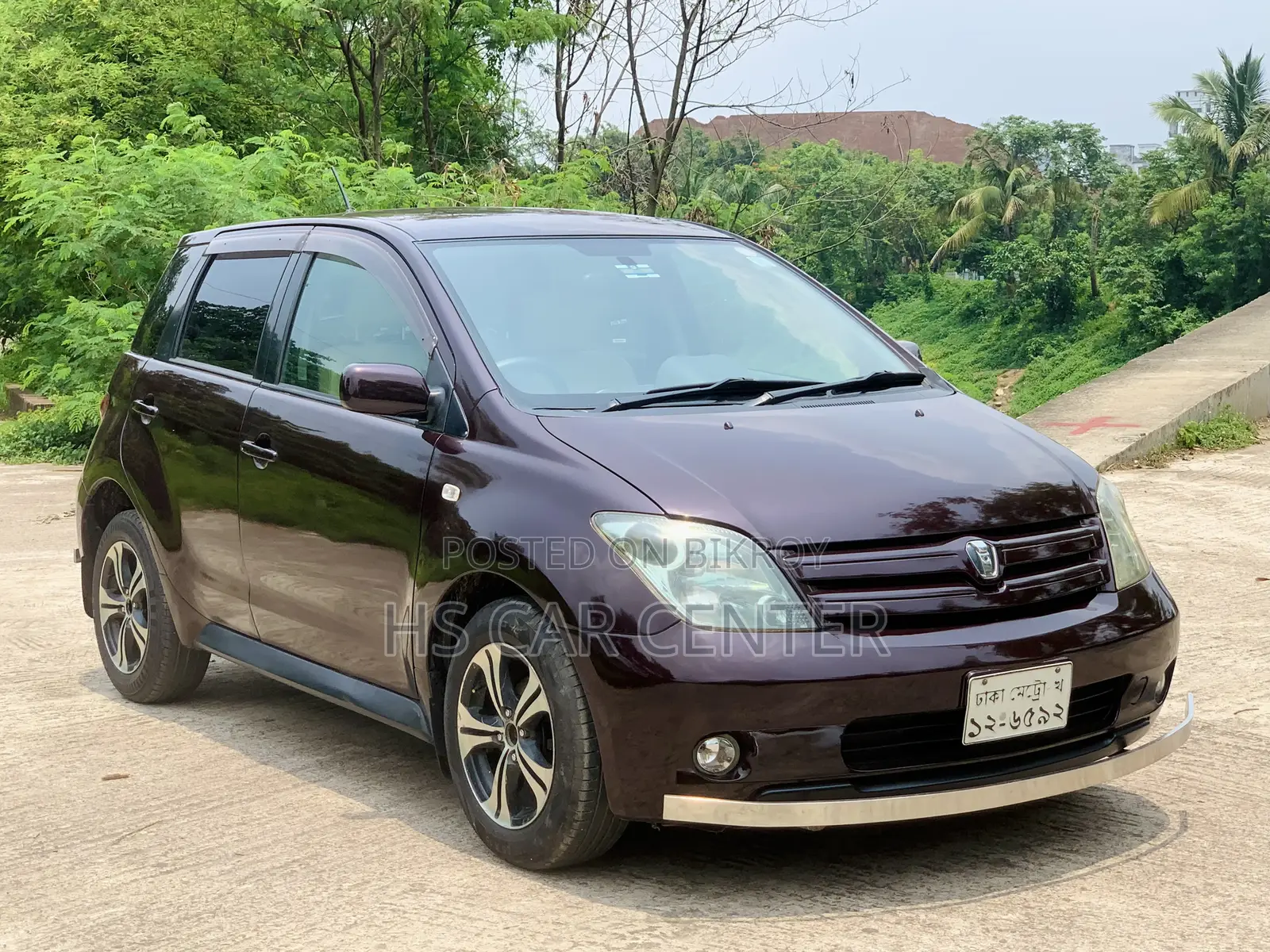 Toyota IST 2004 Maroon