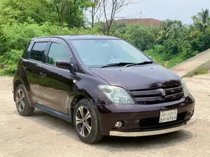Toyota IST 2004 Maroon