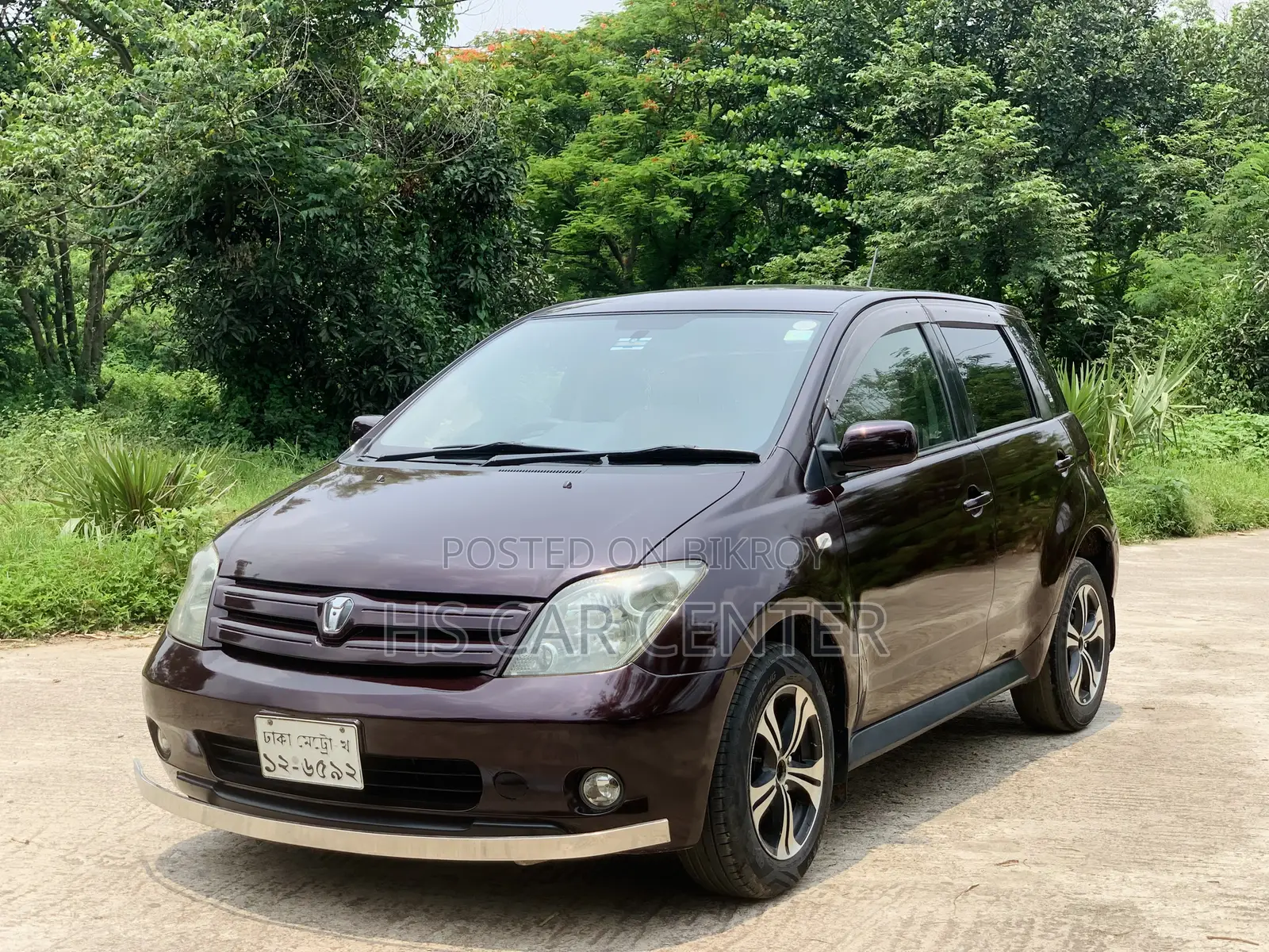 Toyota IST 2004 Maroon