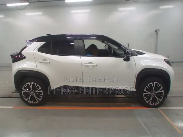 Toyota Yaris 2021 Pearl