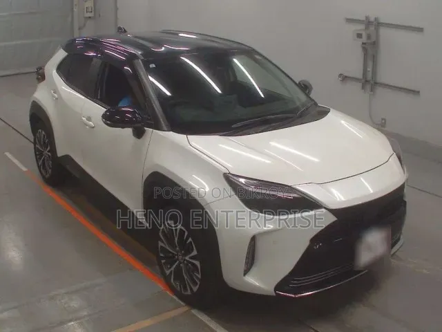Toyota Yaris 2021 Pearl