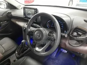 Toyota Yaris 2021 Pearl