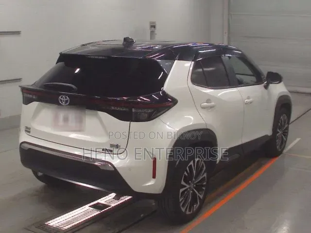 Toyota Yaris 2021 Pearl