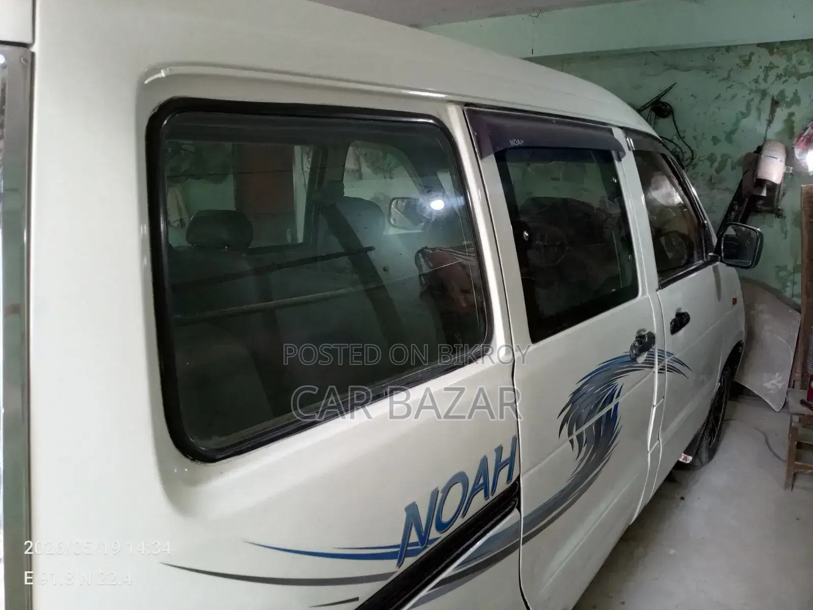 Toyota Noah 2003 White