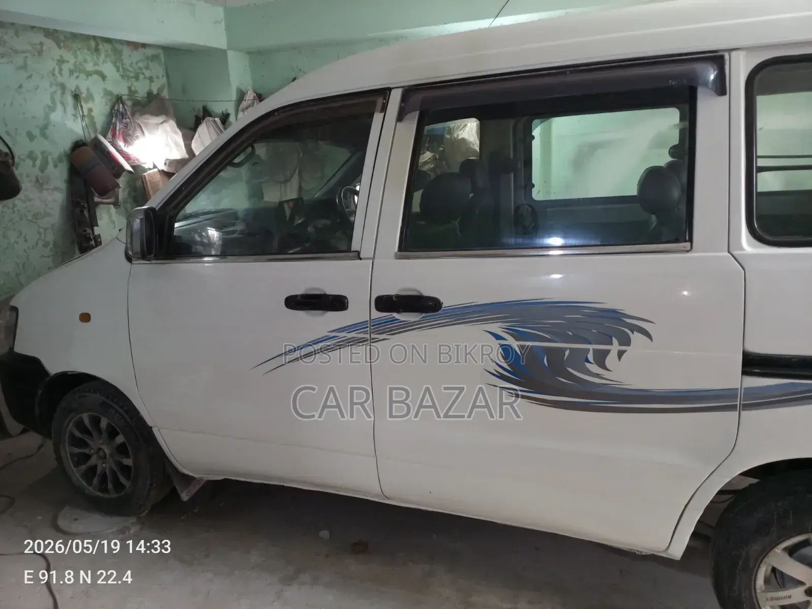 Toyota Noah 2003 White