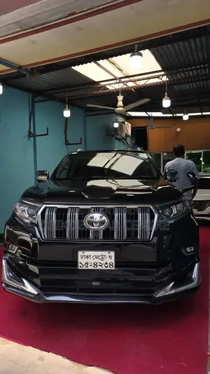 Toyota Land Cruiser Prado 2011 Black