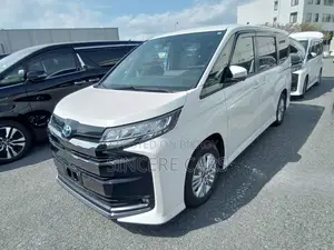 Toyota Noah 2022 Pearl
