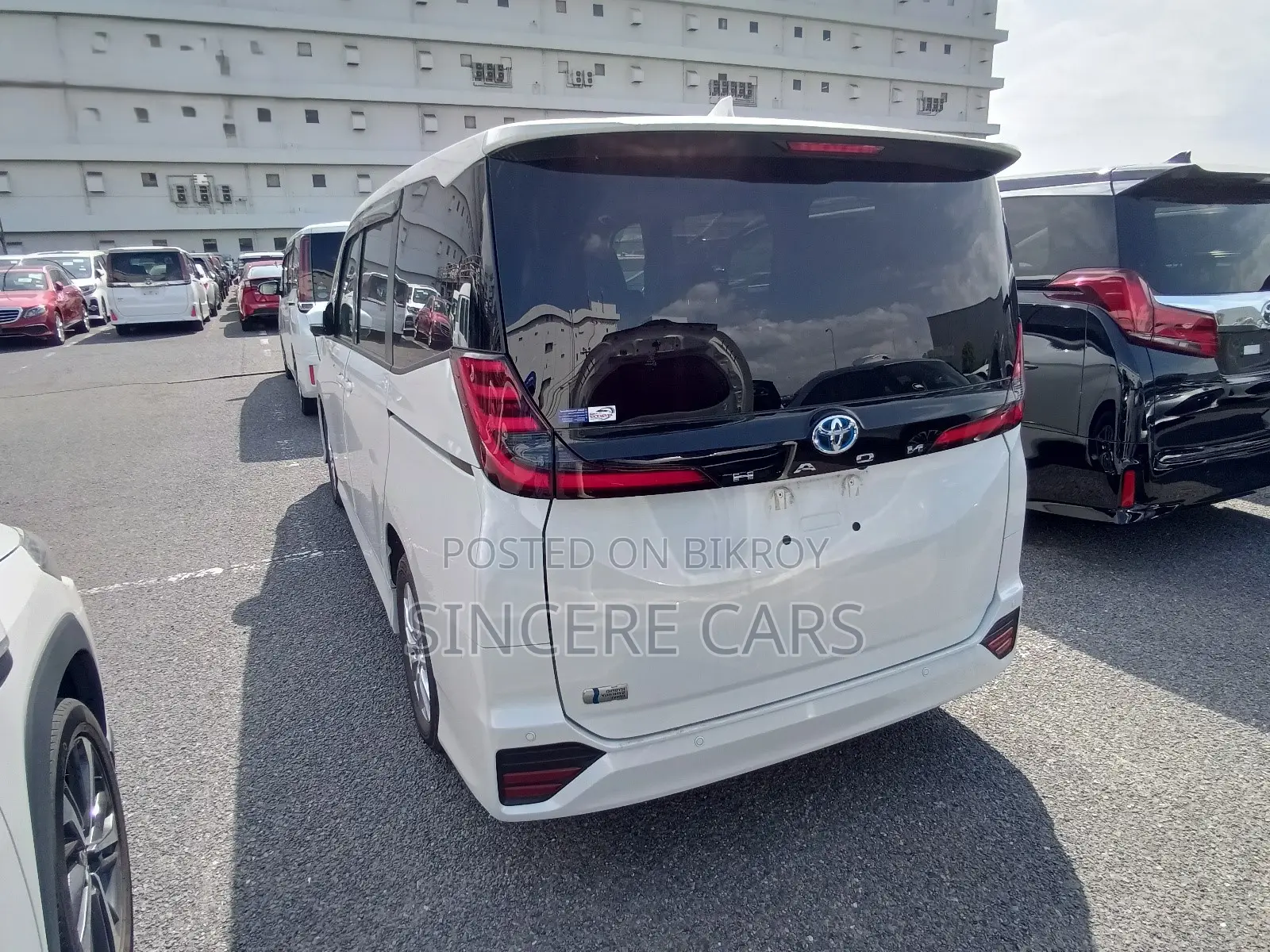 Toyota Noah 2022 Pearl