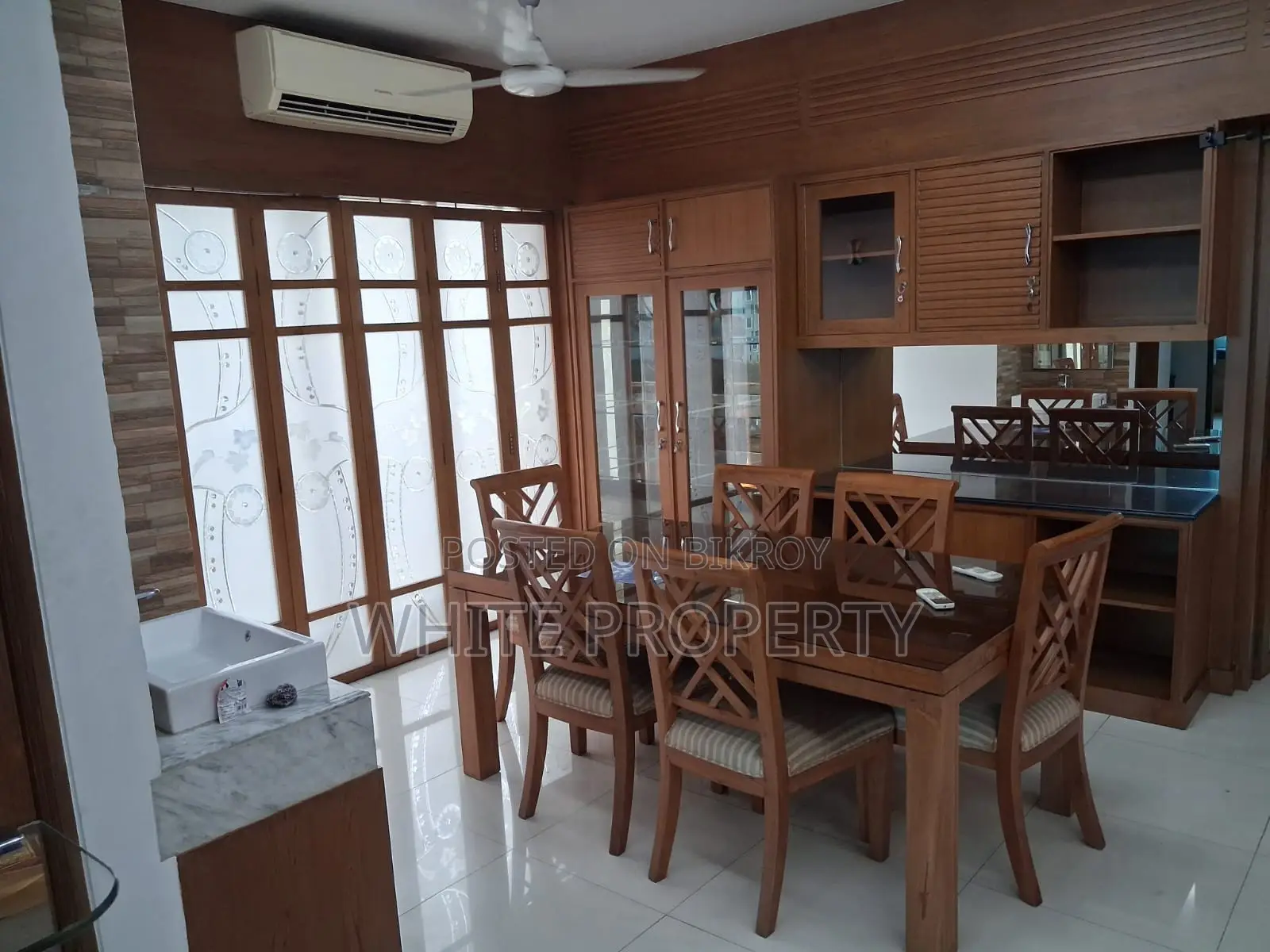 বনানীর হোয়াইট প্রপার্টিতে ৩ বেডরুমের ফার্নিশড অ্যাপার্টমেন্ট ভাড়া হবে