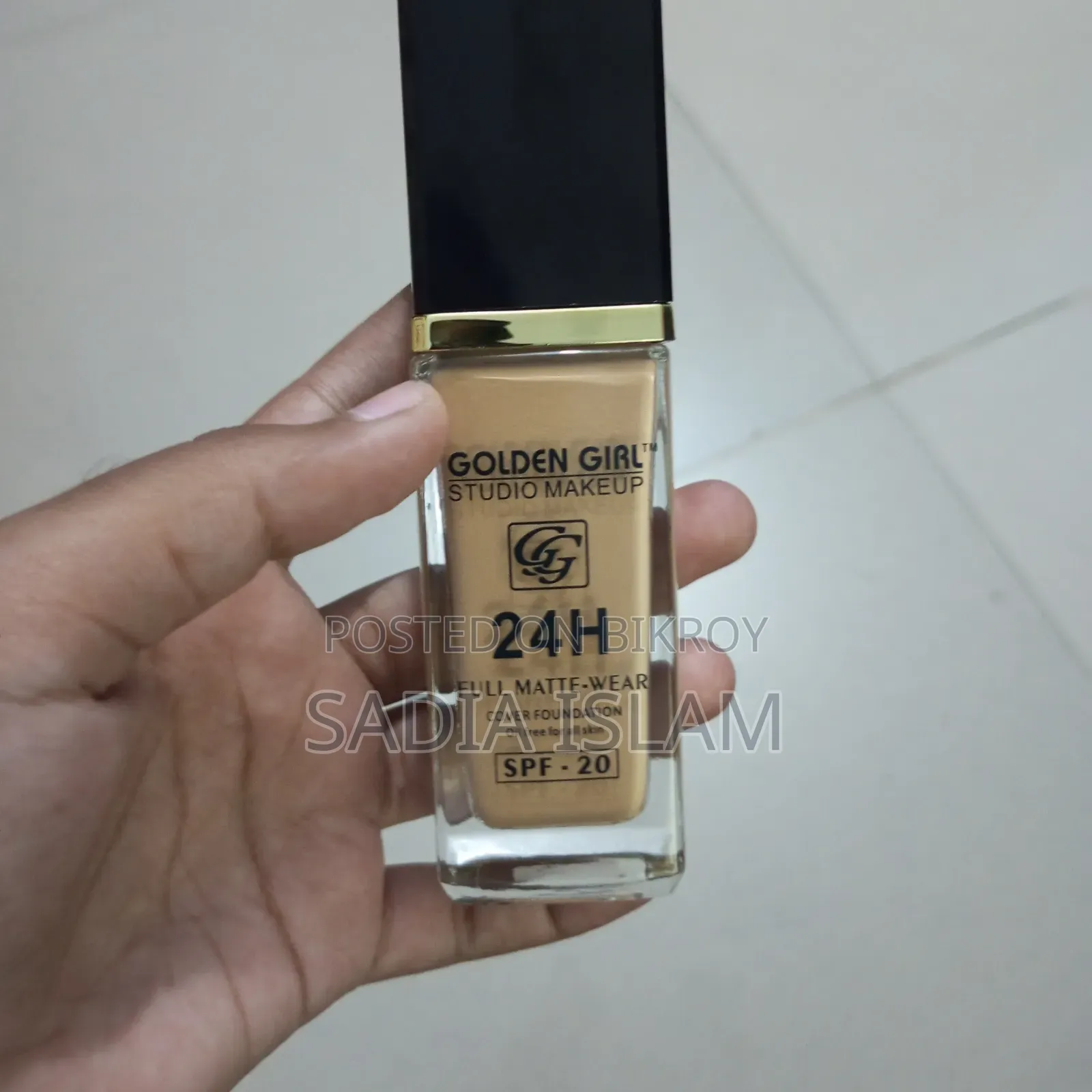 Golden Girl Studio Makeup 24h Foundation in a 30ml