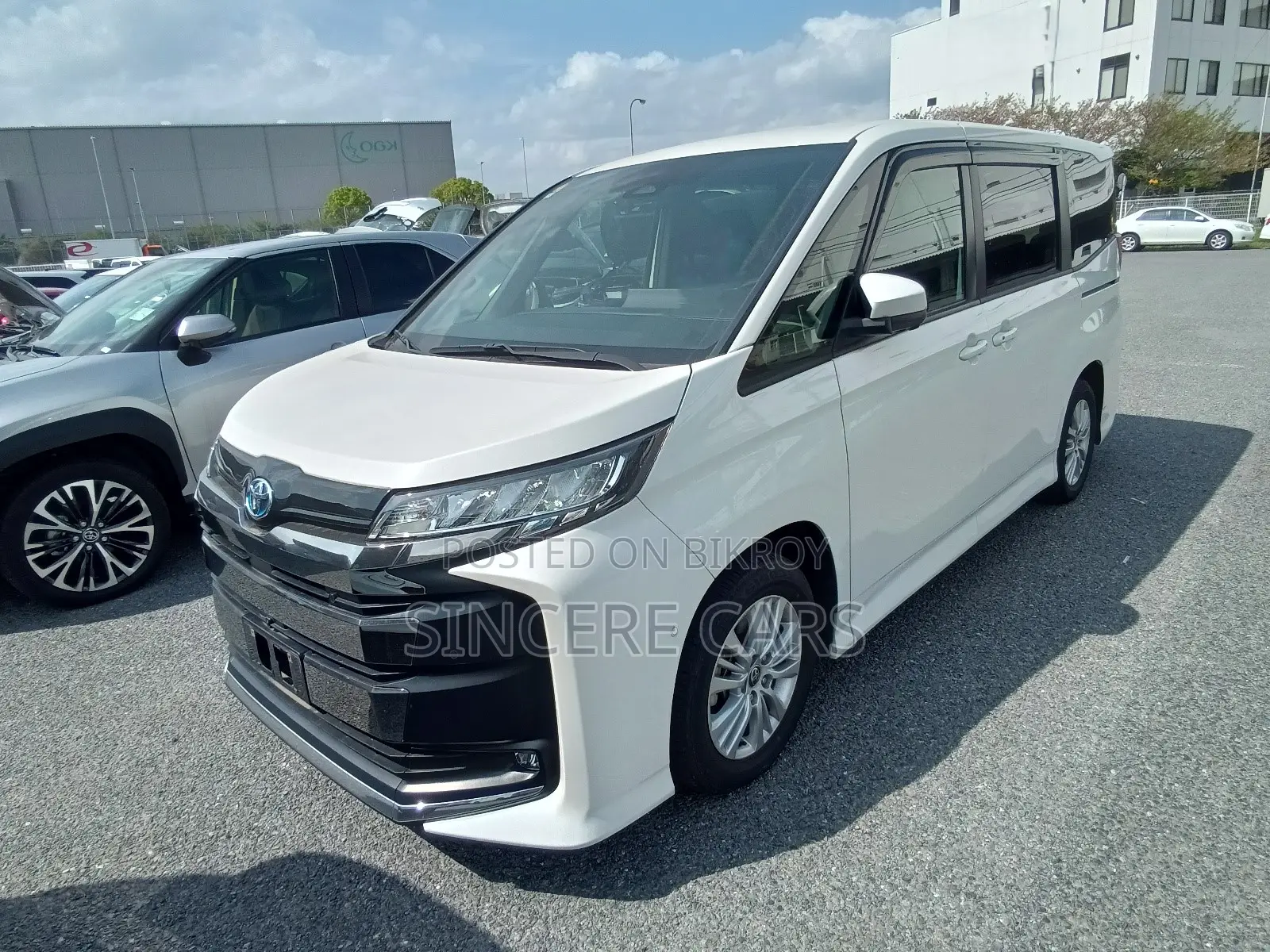 Toyota Noah 2022 Pearl
