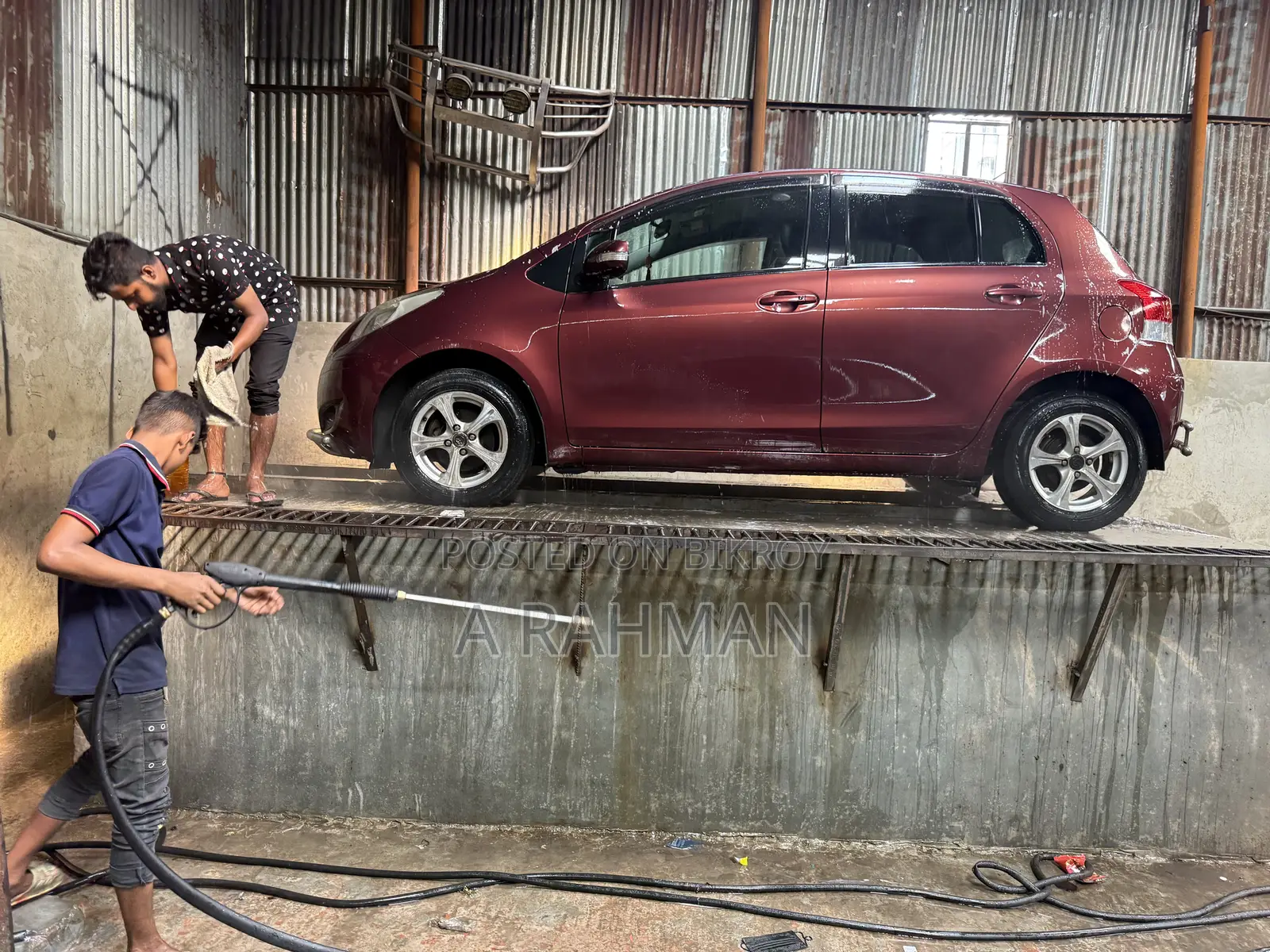 Toyota Vitz 2010 Maroon
