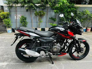 Bajaj Pulsar 150 2025 Black