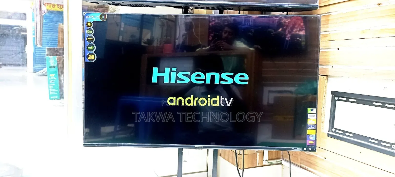 Hisense 43" LED Full Box Used 1 Year No Dent No Pixel