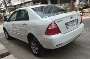 টয়োটা করোলা ২০০৬ পার্ল