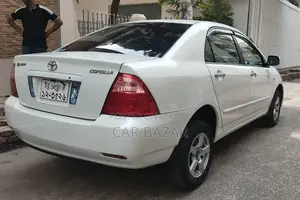 টয়োটা করোলা ২০০৬ পার্ল