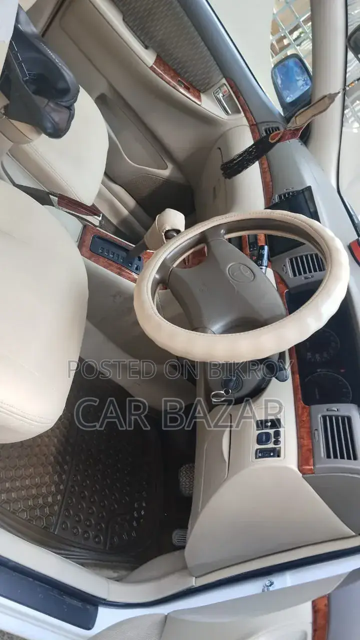 টয়োটা করোলা ২০০৬ পার্ল