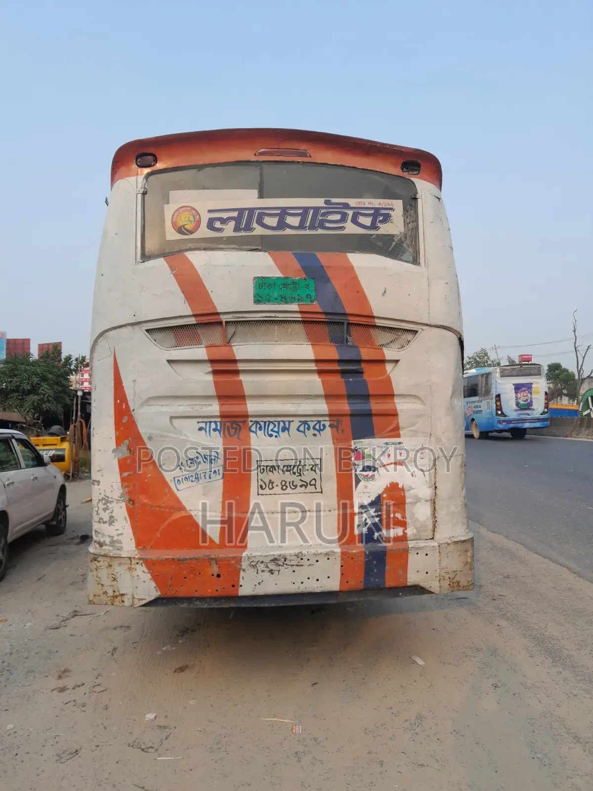 বাস ২০১৭ হোয়াইট