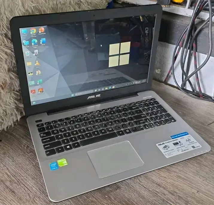 Laptop Acer 3GB Intel SSD 256GB