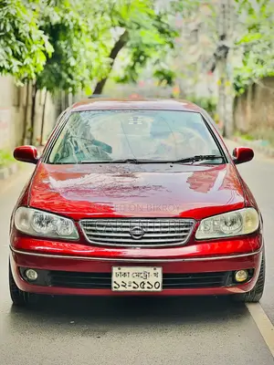 নিসান সানি ২০০৫ মেরুন