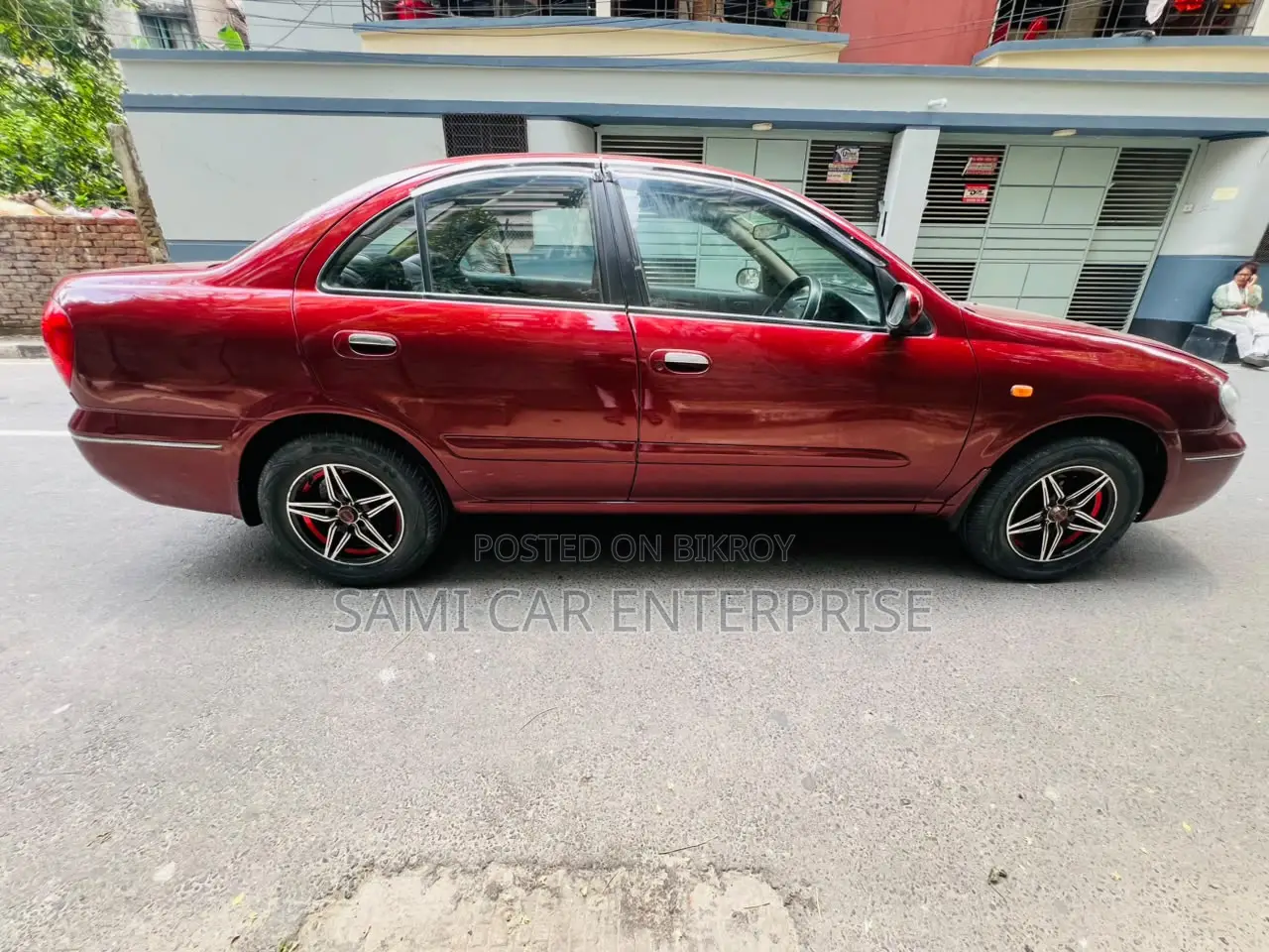 Nissan Sunny 2005 Maroon