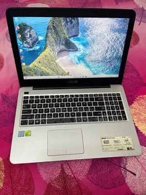 Laptop Asus 3GB Intel SSD 256GB
